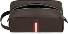 Load image into Gallery viewer, Takimo leather beauty case
