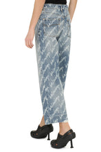 Load image into Gallery viewer, Cropped jeans
