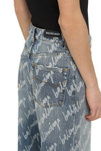 Load image into Gallery viewer, Cropped jeans
