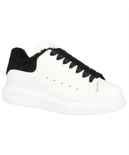 Load image into Gallery viewer, Larry leather sneakers
