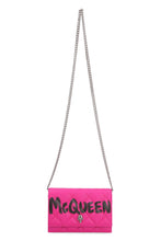 Load image into Gallery viewer, Skull quilted leather bag
