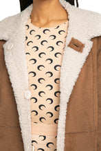 Load image into Gallery viewer, Kenca reversible eco-sheepskin coat
