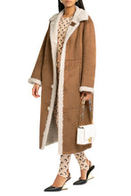 Load image into Gallery viewer, Kenca reversible eco-sheepskin coat
