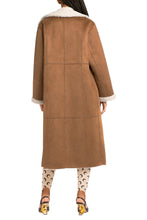 Load image into Gallery viewer, Kenca reversible eco-sheepskin coat
