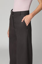 Load image into Gallery viewer, Wool trousers
