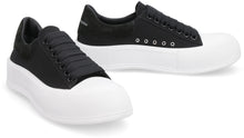 Load image into Gallery viewer, Skate canvas sneakers
