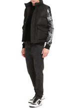 Load image into Gallery viewer, Graffiti Puffer full zip field vest
