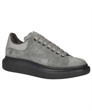 Load image into Gallery viewer, Larry suede sneakers
