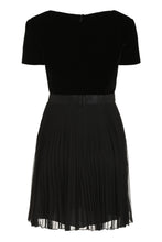 Load image into Gallery viewer, Pleated skirt dress
