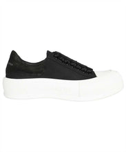 Load image into Gallery viewer, Deck Plimsoll canvas sneakers
