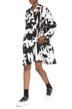 Load image into Gallery viewer, Printed silk shirtdress
