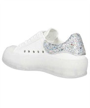 Load image into Gallery viewer, Deck Plimsoll leather sneakers
