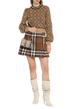 Load image into Gallery viewer, Crew-neck cashmere sweater
