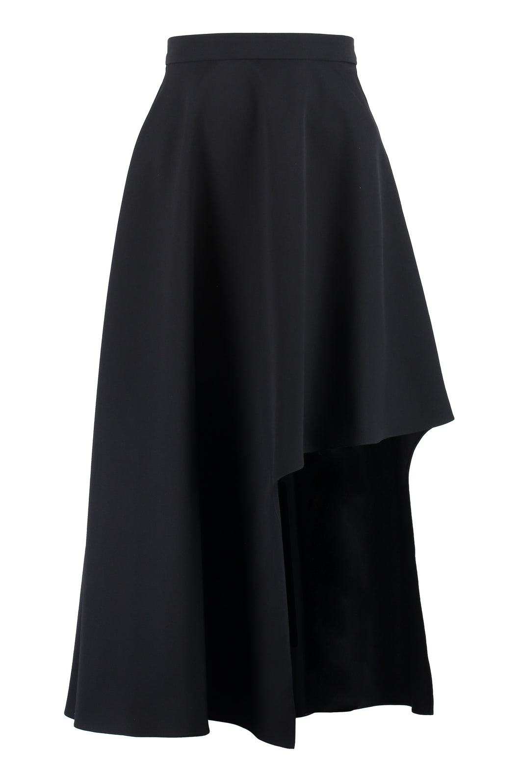 Asymmetric skirt