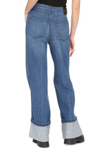 Load image into Gallery viewer, Wide-leg jeans
