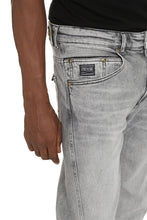 Load image into Gallery viewer, regular fit jeans
