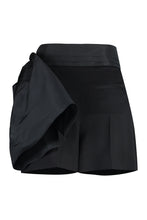Load image into Gallery viewer, Wool shorts

