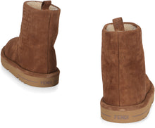 Load image into Gallery viewer, Suede ankle boots
