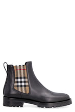 Load image into Gallery viewer, Leather Chelsea boots
