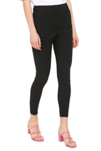Load image into Gallery viewer, Virgin wool trousers
