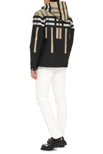 Load image into Gallery viewer, Hooded nylon jacket
