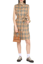 Load image into Gallery viewer, Checked cotton shirtdress
