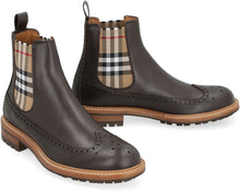 Load image into Gallery viewer, Leather Chelsea boots
