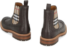 Load image into Gallery viewer, Leather Chelsea boots
