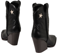 Load image into Gallery viewer, Western-style boots
