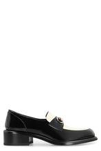 Load image into Gallery viewer, Patent leather moccasins

