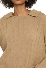 Load image into Gallery viewer, Cashmere sweater with polo collar
