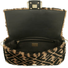 Load image into Gallery viewer, Baguette sheepskin bag
