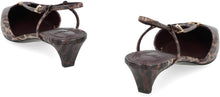 Load image into Gallery viewer, Slingback Fendi FFold in leather

