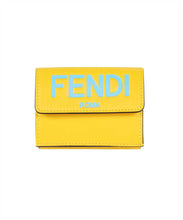 Load image into Gallery viewer, Leather tri-fold wallet
