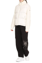 Load image into Gallery viewer, Zipped cardigan
