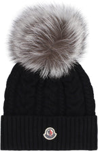 Load image into Gallery viewer, Pom-pon detail cable knit beanie
