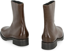 Load image into Gallery viewer, Camion leather ankle boots

