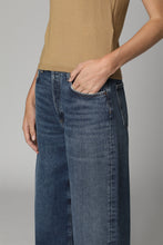 Load image into Gallery viewer, Low Slung baggy jeans
