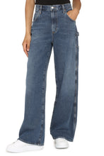 Load image into Gallery viewer, Magda carpenter jeans
