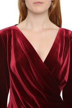 Load image into Gallery viewer, Velvet top
