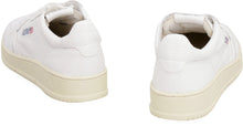 Load image into Gallery viewer, Medalist leather low-top sneakers
