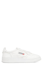 Load image into Gallery viewer, Medalist  leather low-top sneakers
