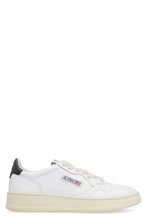 Load image into Gallery viewer, Medalist low-top sneakers
