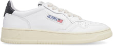 Load image into Gallery viewer, Medalist low-top sneakers
