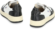 Load image into Gallery viewer, Medalist Low-top sneakers
