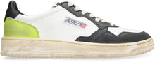 Load image into Gallery viewer, Super Vintage low-top sneakers

