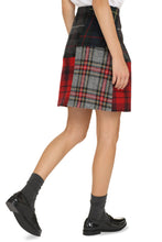 Load image into Gallery viewer, Baccara check pattern wool skirt
