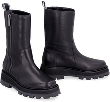 Load image into Gallery viewer, Bayu Flat leather boots

