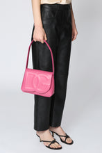 Load image into Gallery viewer, DG Logo leather shoulder bag
