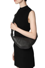 Load image into Gallery viewer, Croissant Small leather bag
